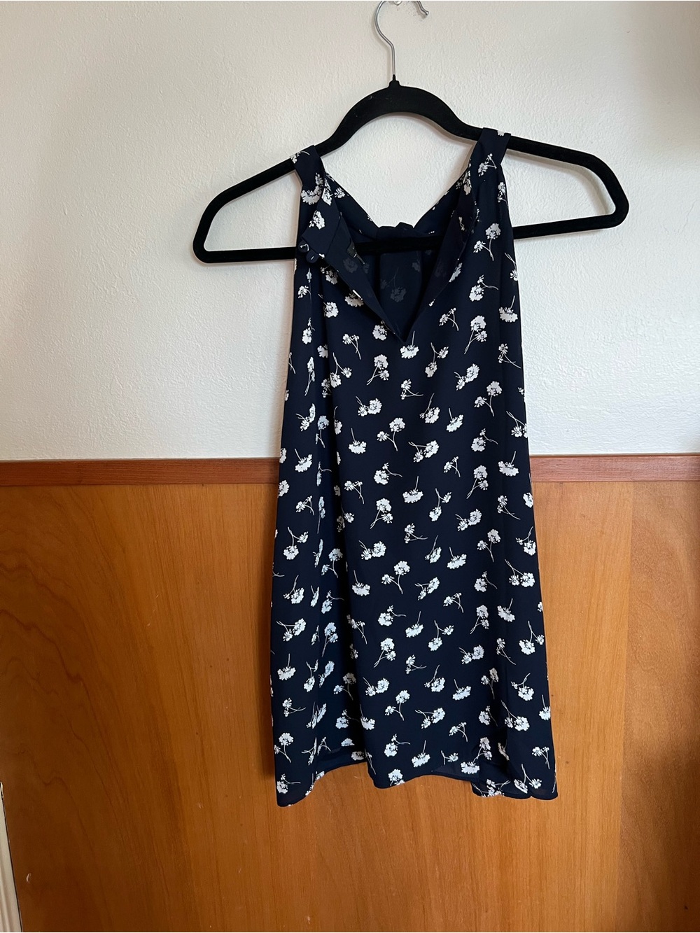 Tank top - Picture 2 of 3